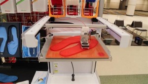 3_imcustom-introduces-first-ever-in-store-custom-3d-printing-insoles2