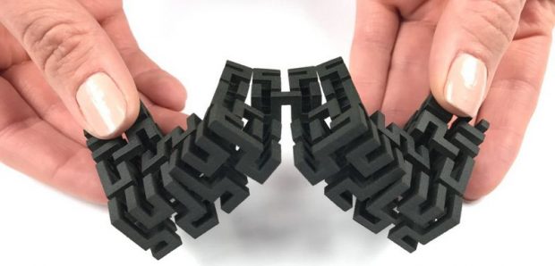 A flexible HSs cube made of polyamide 12. Image courtesy of voxeljet.