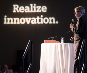 Dr. Horst J. Kayser, chief strategy officer, Siemens AG, presented the keynote focusing on digitalization: 