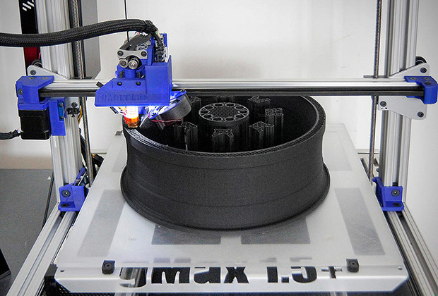 gCreate gMax 3D printer