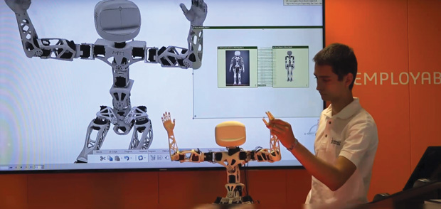 In partnership with the engineering school Arts & Métiers ParisTech (ENSAM), Dassault Systèmes’ Academia team developed a digital twin of an open-source humanoid robot, dubbed Poppy. Image courtesy of Dassault Systèmes.