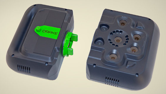 The Drake hand-held, wireless 3D scanner is made up of a main body (left) and interchangeable lens sets (right). Image courtesy of Thor3D.