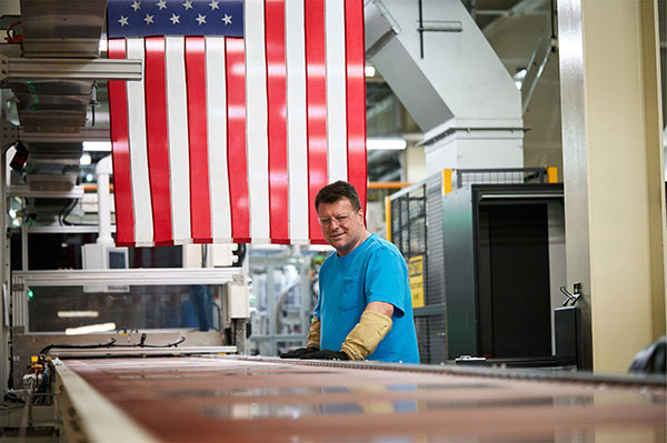Apple Launches American Manufacturing Program