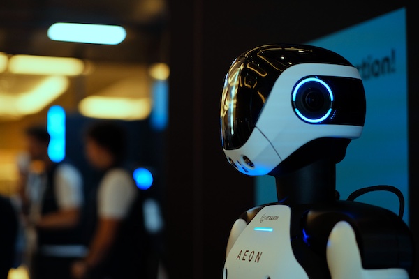 Hexagon LIVE 2025: Humanoid Robot AEON's Debut, Omniverse Integration, and More