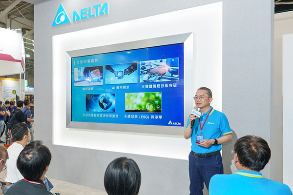 Delta Demos AI-Enabled Cognitive Cobot 